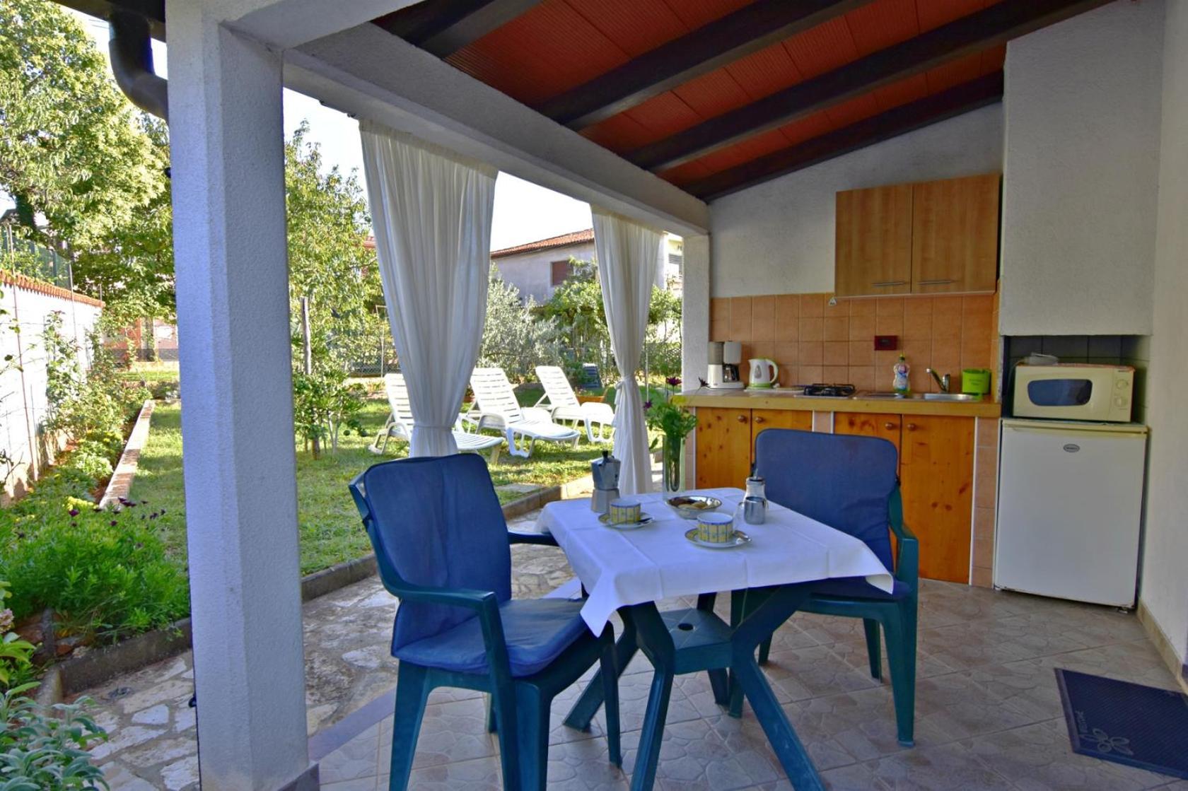 With A Parking Space - 22565 Umag